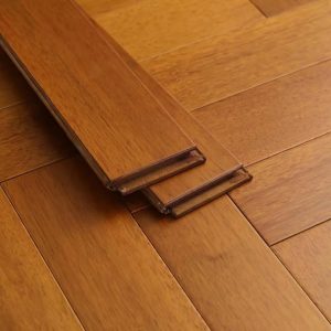 Solid wood herringbone flooring with click-lock system